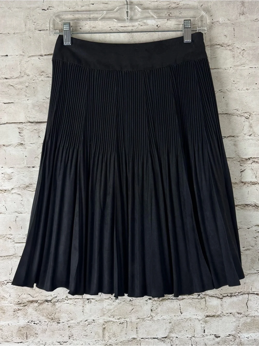 Natural Beauty Women's Black Pleated Skirt Size 36 US S/M 4/6 Knee Length Date